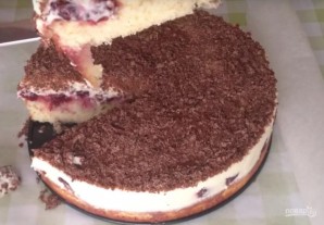 Бисквитный торт с вишневой начинкой - фото шаг 9