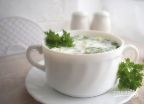 Холодный суп из кефира с огурцами и зеленью - фото шаг 3