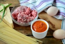 Пирог из спагетти под сыром