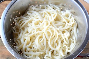 Пирог из спагетти под сыром - фото шаг 4