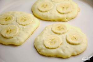 Творожные оладьи с бананом - фото шаг 4