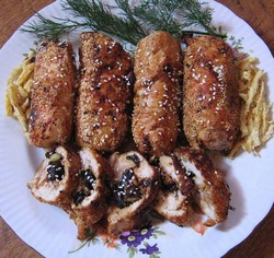 Рулетики из курицы с черносливом – замечательный рецепт для домашнего меню!