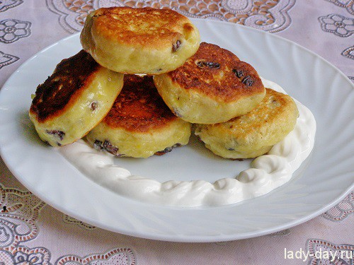 Сырники с изюмом