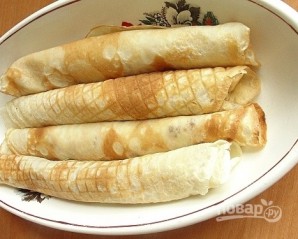 Блинный торт со сметанным кремом и клубникой - фото шаг 8