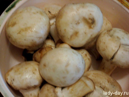 Пицца с шампиньонами