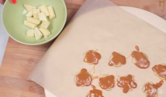 Карамельки с кешью и шоколадом - фото шаг 2