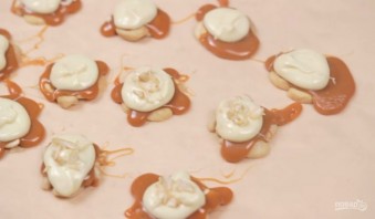 Карамельки с кешью и шоколадом - фото шаг 3