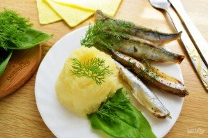 Мойва, запеченная в фольге в духовке - фото шаг 6