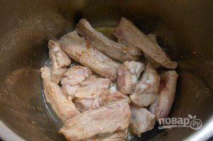 Ребрышки ягненка, тушенные с картошкой - фото шаг 2