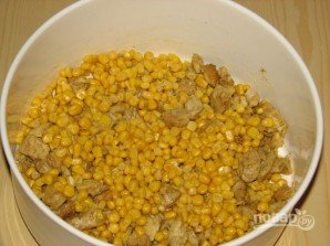 Салат из ананасов с курицей - фото шаг 5