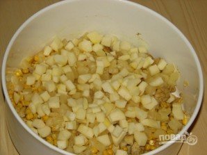 Салат из ананасов с курицей - фото шаг 7