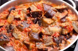 Салат на зиму с баклажанами - фото шаг 6