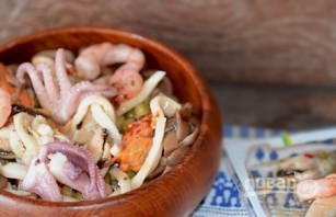 Салат с белой консервированной фасолью - фото шаг 4