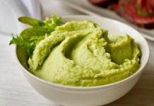 Пюре из брокколи и картофеля .