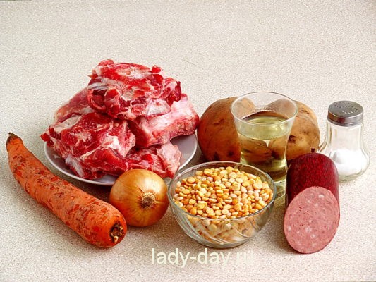 Гороховый суп с копченой колбасой