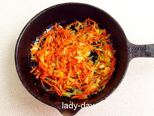 Гороховый суп с копченой колбасой