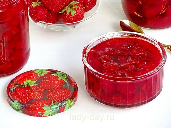 Варенье из клубники и ревеня