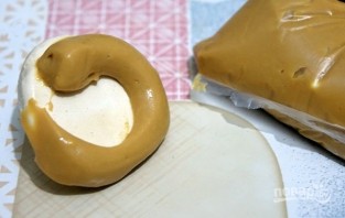 Бисквитный торт с безе и орехами - фото шаг 12