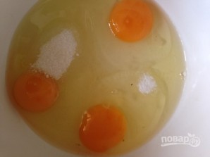 Блины классические на молоке - фото шаг 1