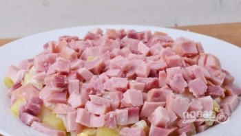 Салат с маринованными опятами и ветчиной - фото шаг 5