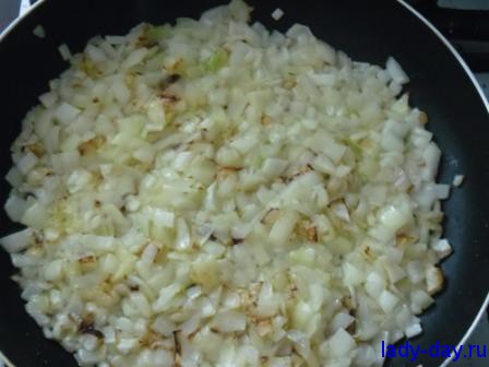 Перец фаршированный мясом и рисом