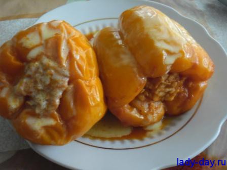 Фаршированный перец с мясом и рисом