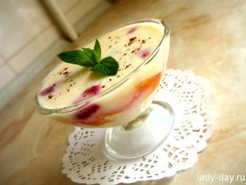 Десерт с йогуртом и бисквитом