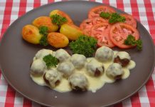 Мясные шарики из говяжьего фарша в сливочном соусе