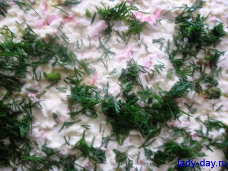 зелень и крабовые палочки