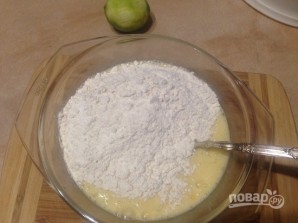 Лаймовые пончики на сгущенном молоке - фото шаг 4