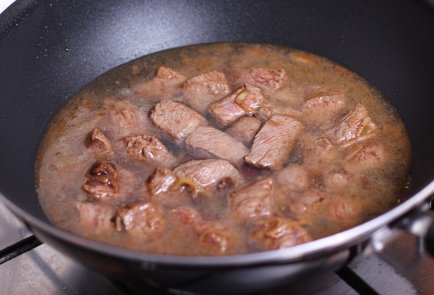 Тушеная телятина по-красному