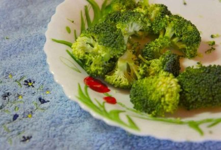 Овощной суп-пюре с креветками и сыром