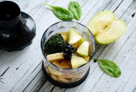 Зеленый витаминный коктейль с отрубями