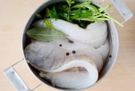 Уха из судака в пирожке