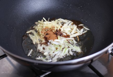 Тушеная телятина по-красному