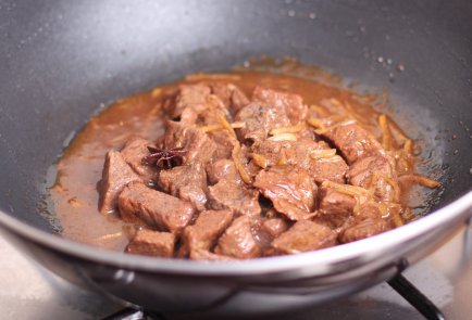 Тушеная телятина по-красному