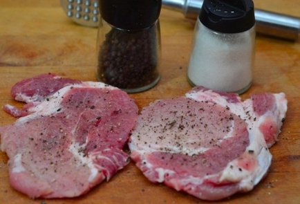 Классическая отбивная из свинины на гриле