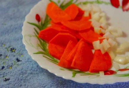 Овощной суп-пюре с креветками и сыром