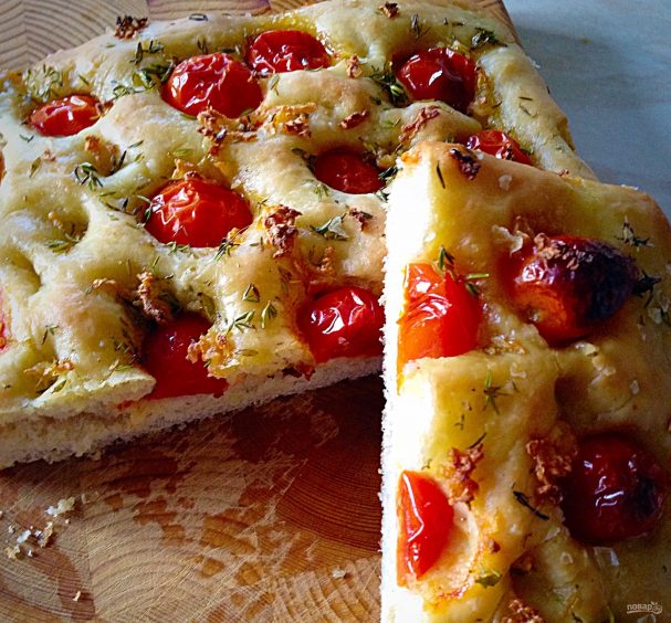 fokachcha_s_pomidorami_cherri-458570