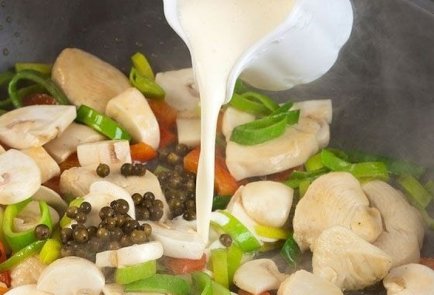 Филе из курицы с овощами и рисом