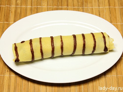 Полосатые блины с яблоками