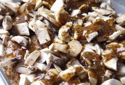 Куриные ножки с грибами и специями