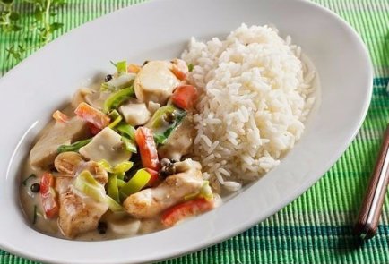 Филе из курицы с овощами и рисом