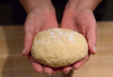 Вареники с картошкой, шкварками, грибами и луком