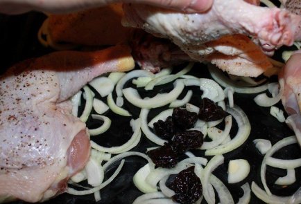 Куриные окорочка с картофелем под апельсинами