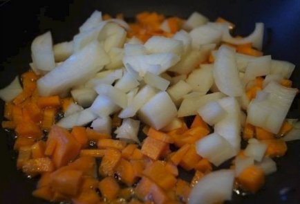 Овощное рагу с карри, шафраном и имбирем