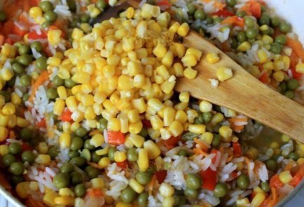 Куриные ножки с рисом и овощами по-каталонски