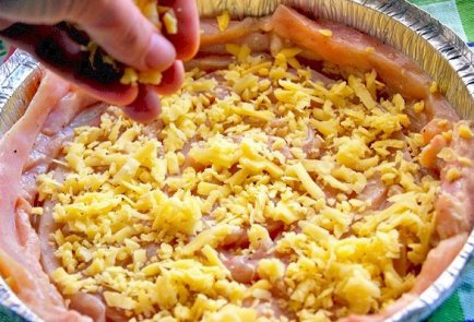 Пирог «Чайная роза» с курицей и грибами