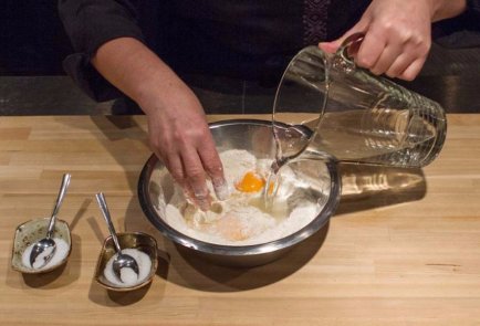 Вареники с картошкой, шкварками, грибами и луком