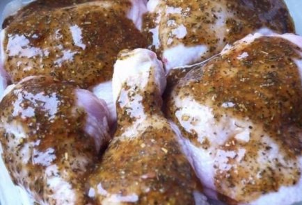 Куриные ножки с грибами и специями